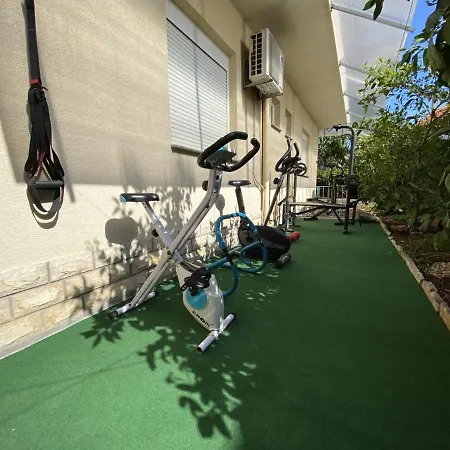 Ema Апартаменты Задар