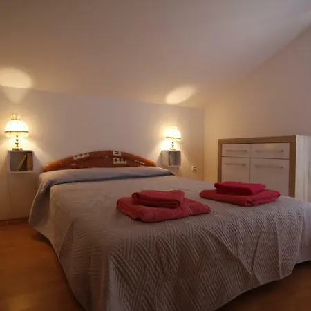 Ema Apartment