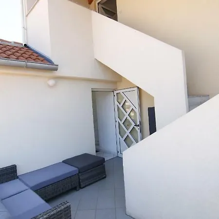 Ema Apartment *