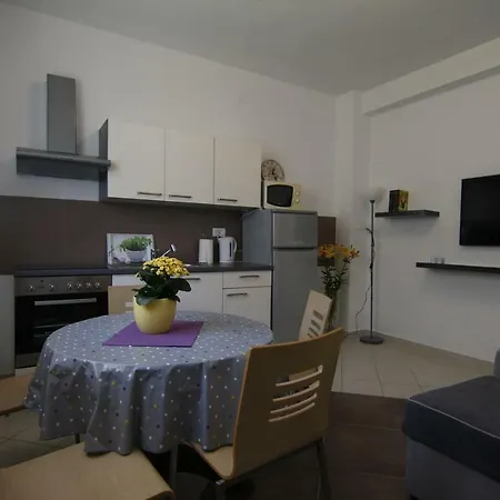 Ema Apartment Zadar