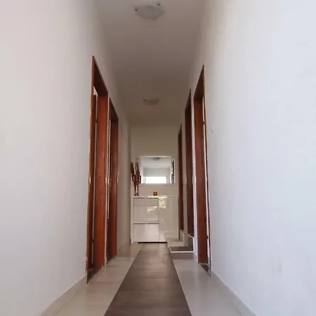 Ema Apartment *