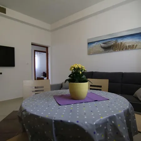Ema Apartment